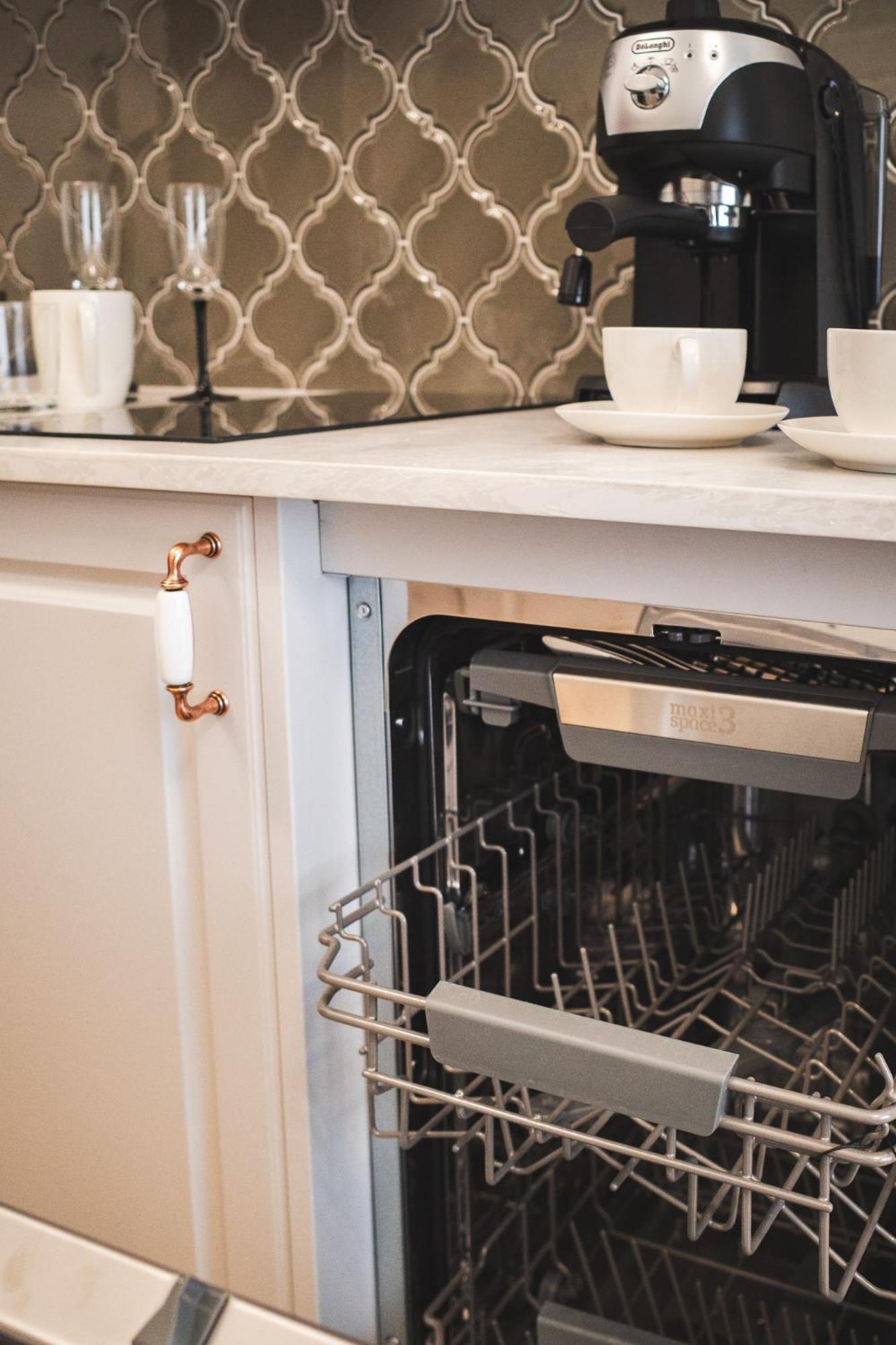 Great Sleep In The Heart Of + Wifi + Washing Machine Apartament *